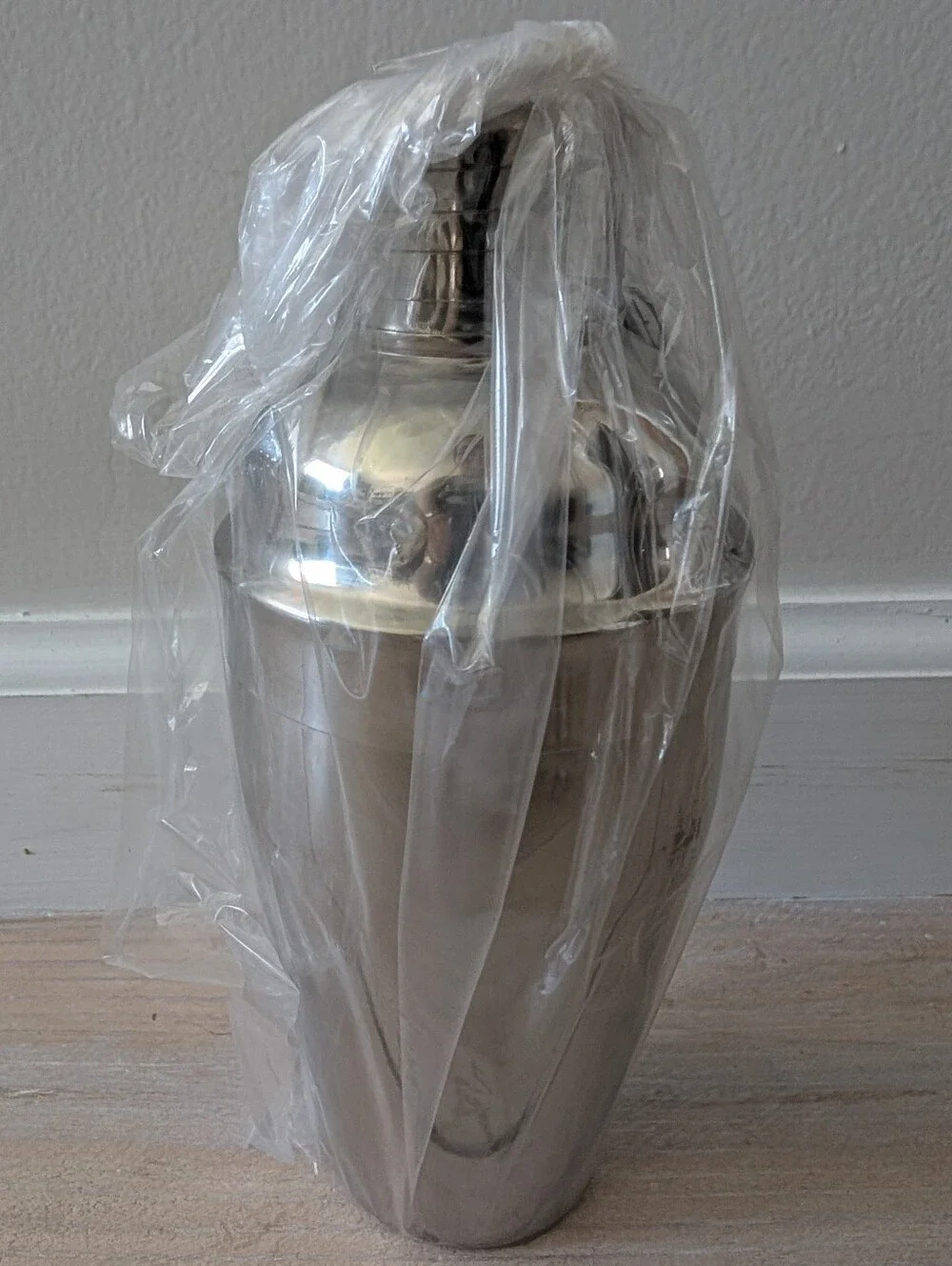18/8 Stainless Steel Cocktail Shaker - Silver 18oz - New